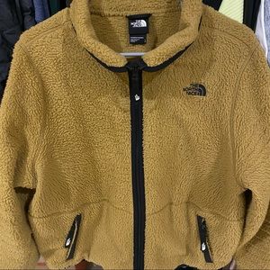 The North face sweater